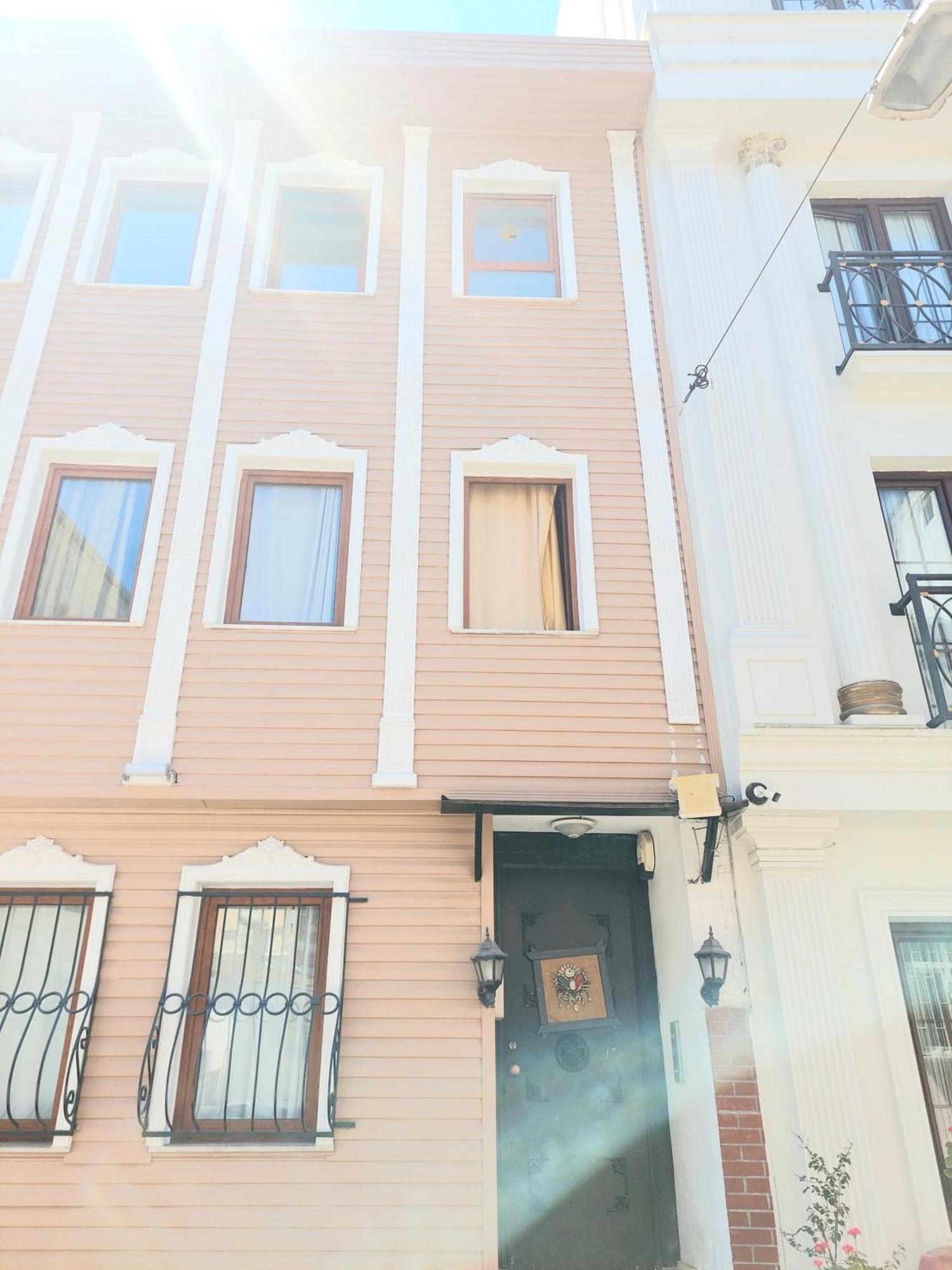 Ezgi Apart - Istanbul — Fotoğraflar 1